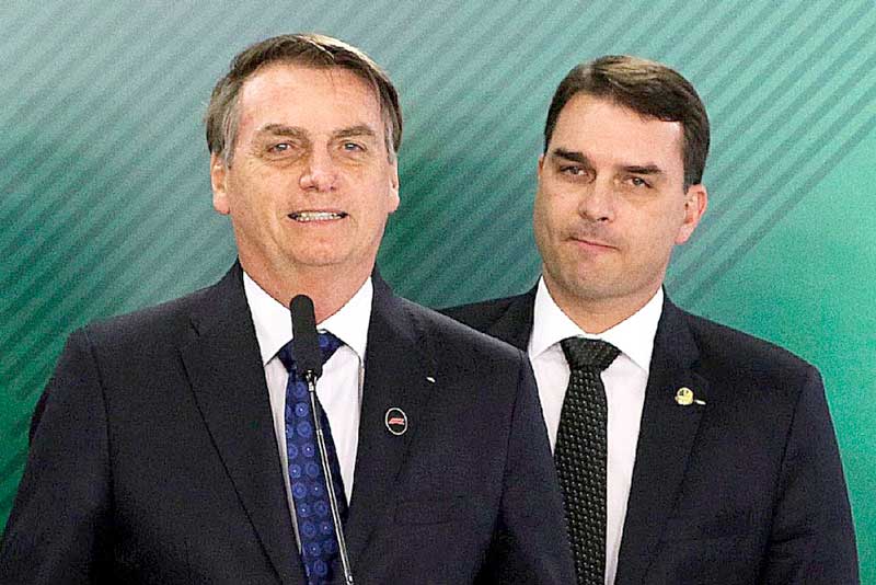 FLAVIO-E-JAIR-BOLSONARO