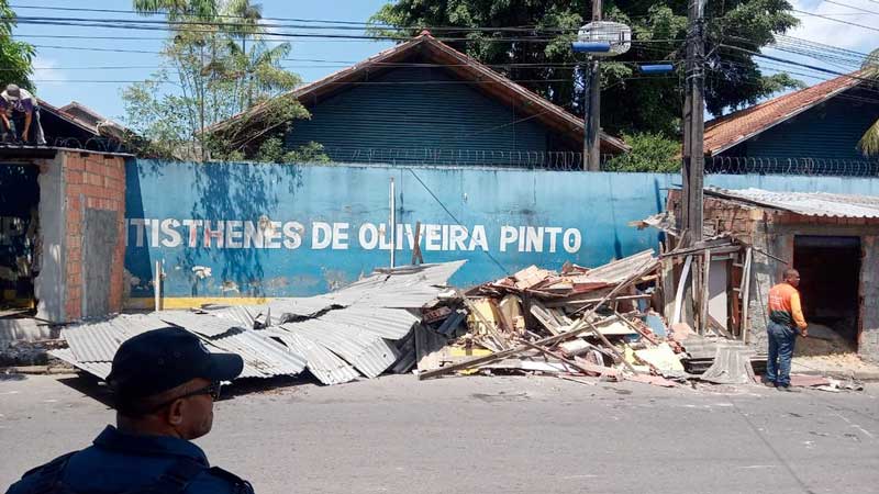 fachada-IRREGULAR-derrubada