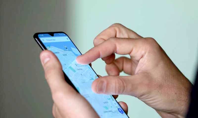 uso-de-smartphone-celular-768x460