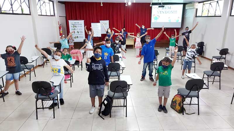 Filosofia-com-JOVENS-E-INFANTIL
