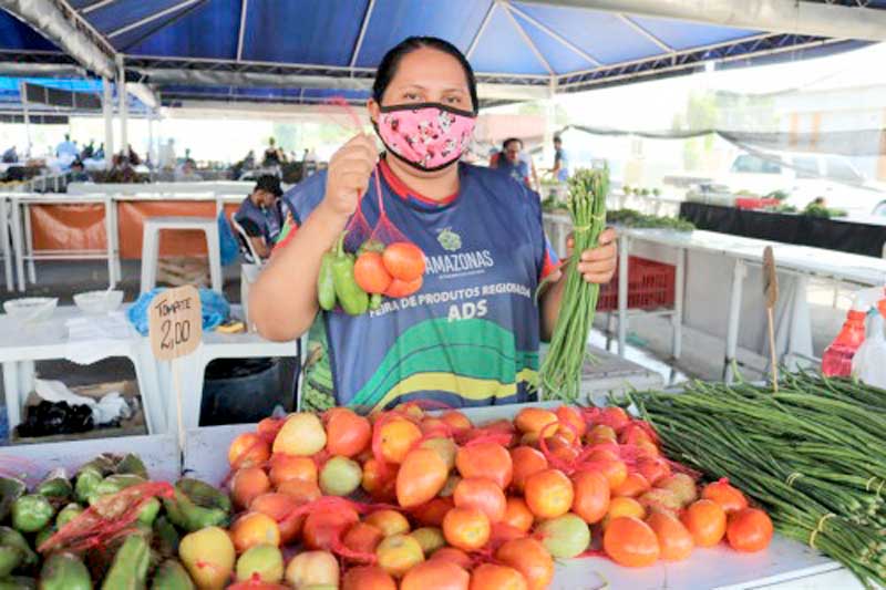 Produtores-na-Feira-do-Cassam