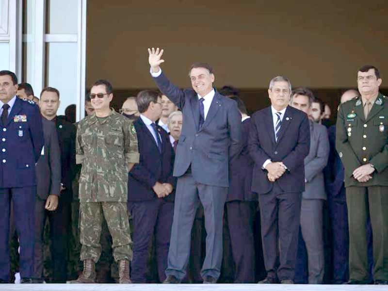 comboio-militar-esplanada-mcamgo-abr-768x576