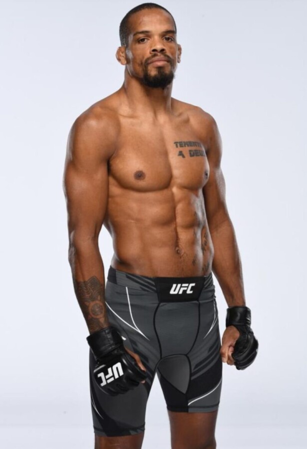 Atleta UFC Alan Nuguette