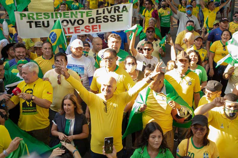 Coronel-MENEZES-manifestacao