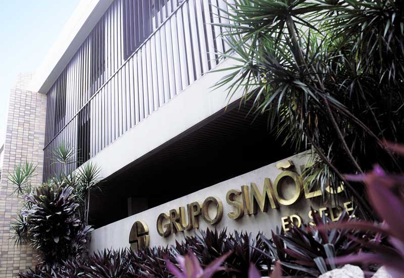fachada-do-GRUPO-simoes