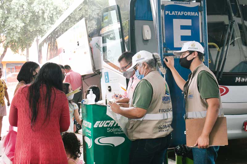 Alcool-em-gel-em-transporte-intermunicipal-de-passageiros