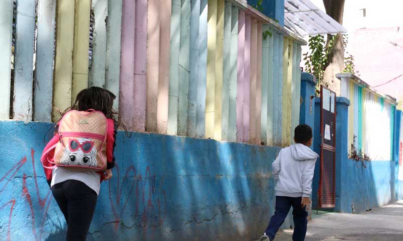 alunos_para_aulas_presenciais_na_escola_emei_angelo_martino_na_bela_vista