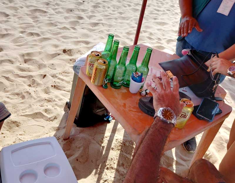 garrafas-de-vidro-na-PONTA-negra