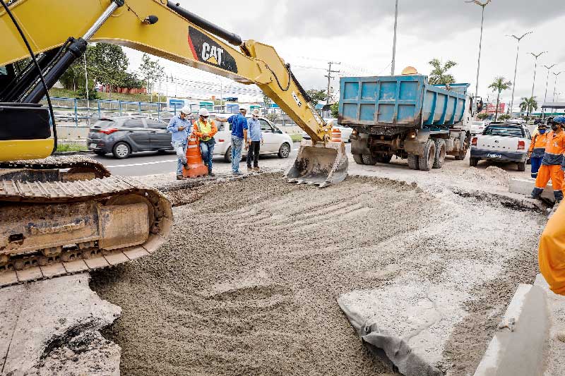 Prefeitura-fiscaliza-obra-de-drenagem-na-Torquato-Tapajos