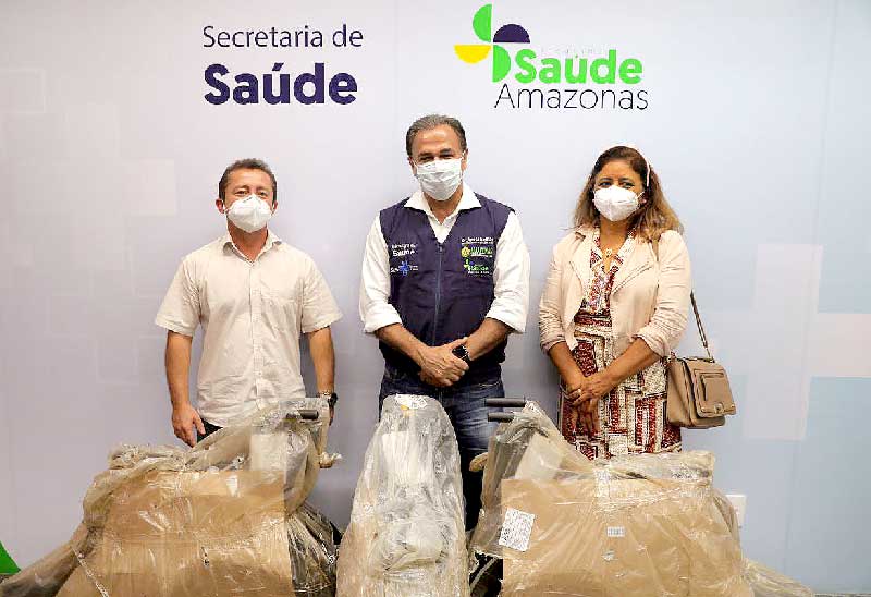 SES-AM-entrega-cadeiras-de-rodas-para-três-irmãos-de-Parintins