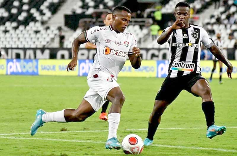 Fluminense-vence-Botafogo-e-larga-na-frente-na-semifinal-do-Carioca