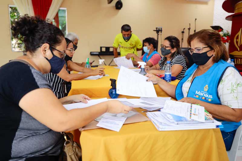 Moradores-de-comunidade-no-Jorge-Teixeira-fazem-cadastro-fundiário-da-Prefeitura-de-Manaus
