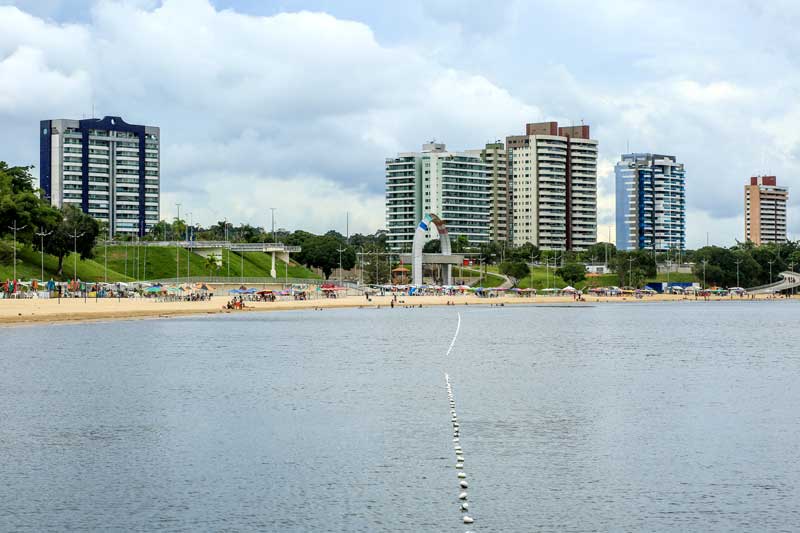 Ponta-Negra-recebe-reforço-de-materiais-para-salva-vidas-demarcarem-área-de-segurança-no-rio