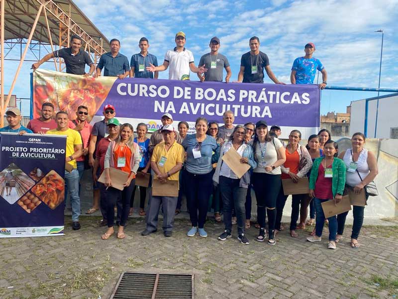 Idam-realiza-curso-de-boas-práticas-para-avicultores-do-município-em-Coari