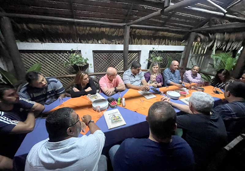 Menezes-visita-cidades-do-alto-e-médio-Solimões