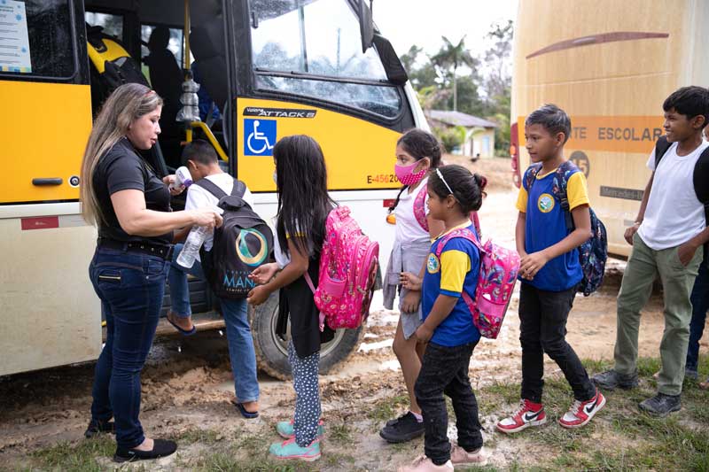 Prefeitura-de-Manaus-revitaliza-ramal-e-entrega-micro-ônibus-para-escola-da-zona-rodoviária