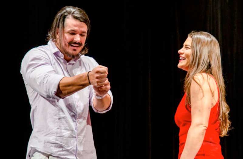 Priscila-Fantin-e-Bruno-Lopes-apresentam-comédia-romântica-no-Teatro-Manauara