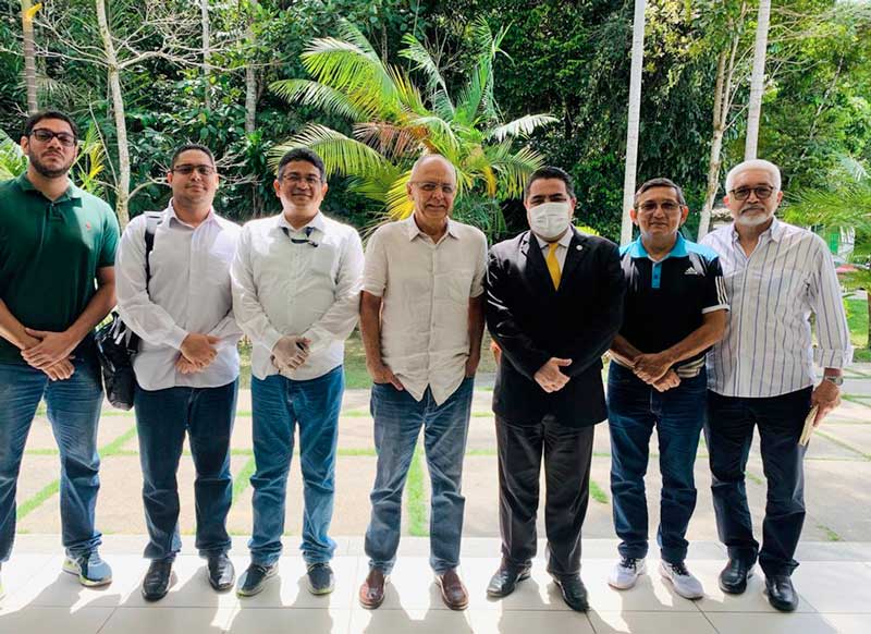 Reitor-Sylvio-Puga-secretario-Angelus-Figueira-e-assessores