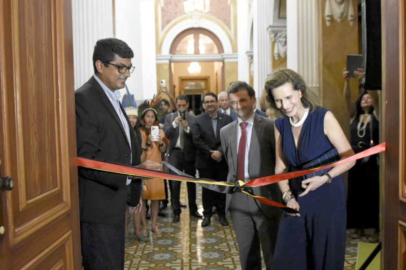 Secretário-Marcos-Apolo-e-princesa-Maria-Esmeralda