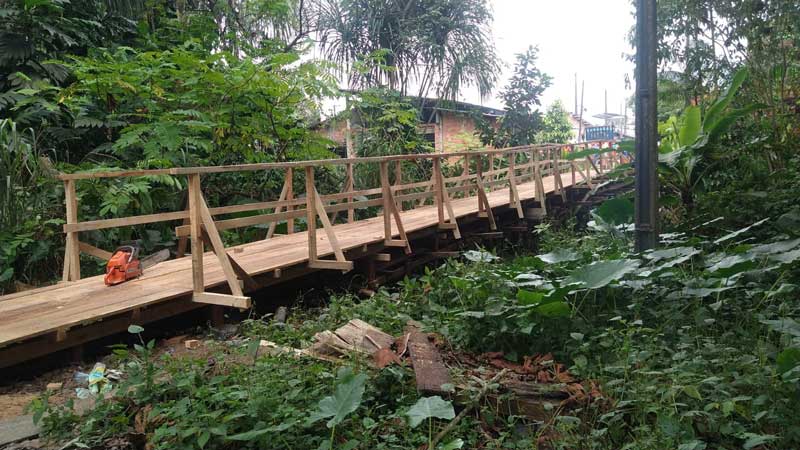 Seminf-constrói-ponte-de-madeira-para-garantir-acessibilidade-a-moradores-na-zona-Norte