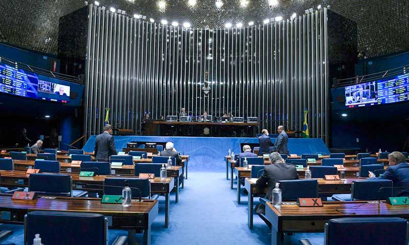 Senado-aprova-MP-com-piso-permanente-de-R$-400-para-Auxílio-Brasil