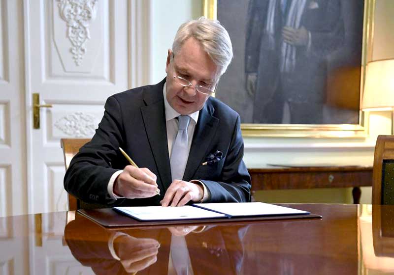 ministro-das-Relações-Exteriores-da-Finlândia-Pekka-Haavist