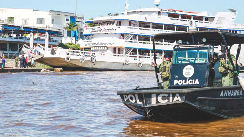 Agentes-que-atuam-na-operação-Hórus-reforçam-policiamento-em-Parintins-durante-Festival-Folclórico