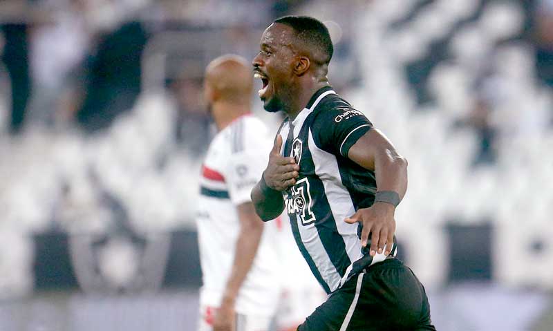 Botafogo-derrota-São-Paulo-para-deixar-o-Z4-do-Brasileiro
