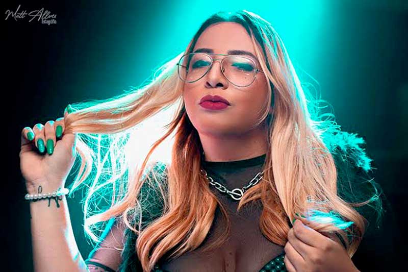 Cover-oficial-da-Marília-Mendonça-Lorena-Alexandre