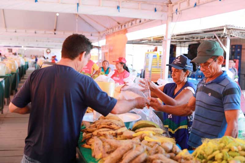 Feira-de-Produtos-Regionais-da-ADS-em-Parintins-e-revitalizada