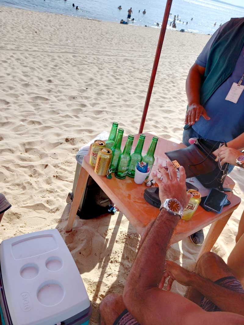 Prefeitura-de-Manaus-reforça-proibição-de-garrafas-de-vidro-na-praia-da-Ponta-Negra