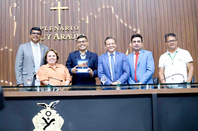 Quadrilhas-juninas-do-Amazonas-recebem-homenagem-pelo-trabalho-social-e-cultural-no-Estado-Adjunto-Afonso