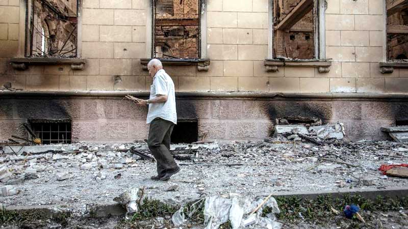 Rússia-está-provocando-destruição-catastrófica-em-Lysychansk,-diz-governador