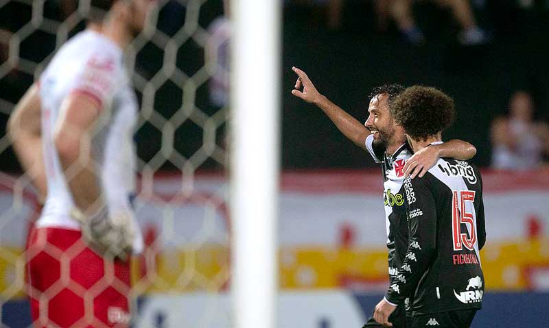 Vasco-derrota-o-Náutico-no-Arruda