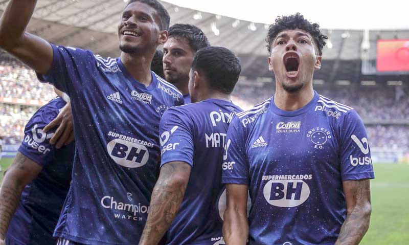 Cruzeiro-segura-pressão-e-vence-Bahia-e-dispara-na-ponta-da-Série-B