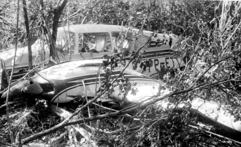 Destroços-de-avião-após-o-acidente-que-matou-Humberto-de-Alencar-Castelo-Branco
