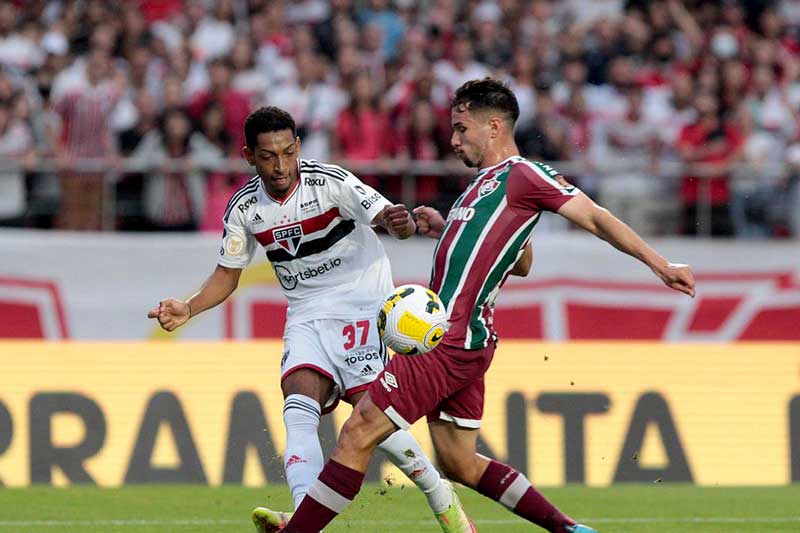 São-Paulo-e-Fluminense-empatam-em-2-a-2-em-disputa-acirrada-pelo-Brasileirão