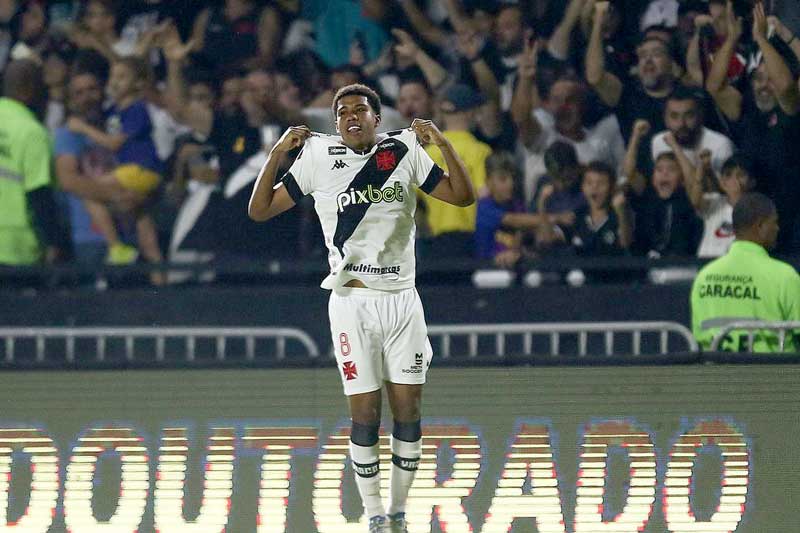 Vasco-encerra-jejum-de-vitórias-e-retoma-a-vice-liderança-da-Série-B