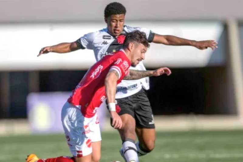 Vasco-joga-muito-mal-e-perde-para-o-Vila-Nova