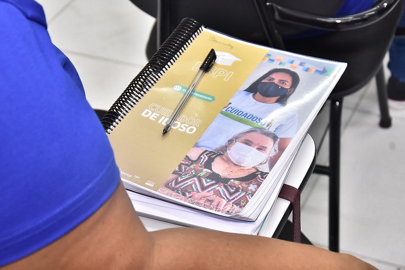 curso-cuidador-idosos-1