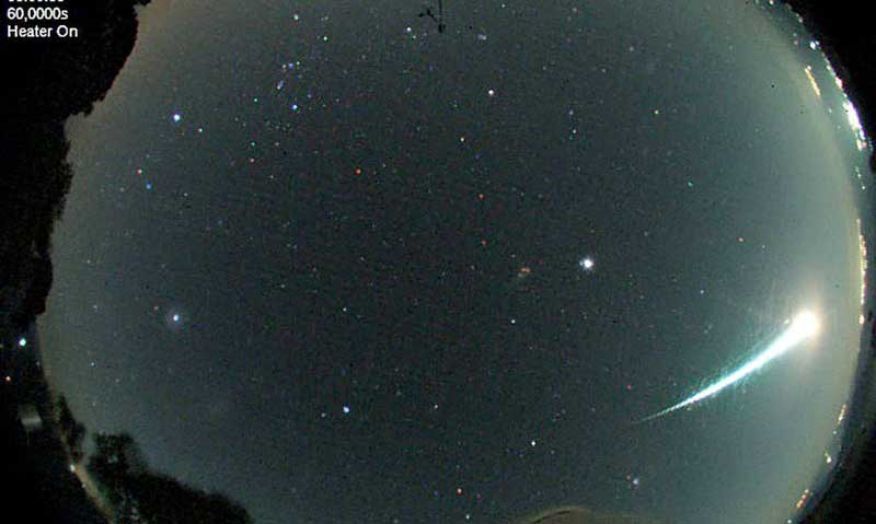Meteoro-superbrilhante-é-avistado-em-município-de-Minas-Gerais