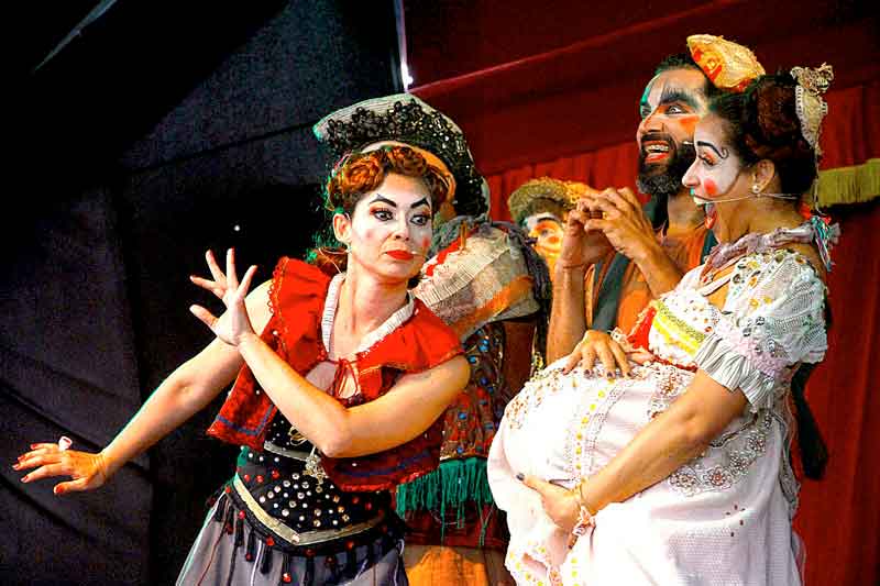 Prefeitura-de-Manaus-encerra-Arte-Pela-Cidade-com-Palco-Móvel-Emcena-Brasil-Conexão-Cultural-Tigre