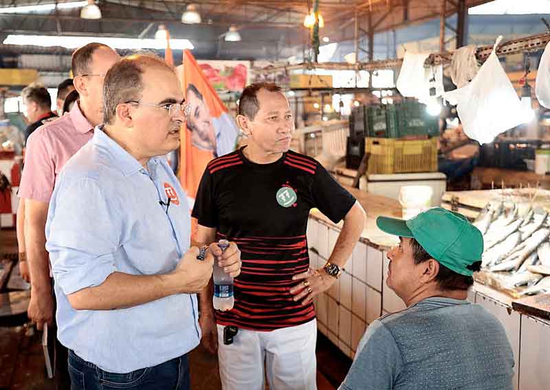 Ricardo-Nicolau-firma-compromisso-com-trabalhadores-para-modernizar-a-feira-e-balsa-da-Panair