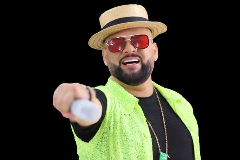 Rio-Pub-Show-tem-samba-comandado-pelo-cantor-James-Rios