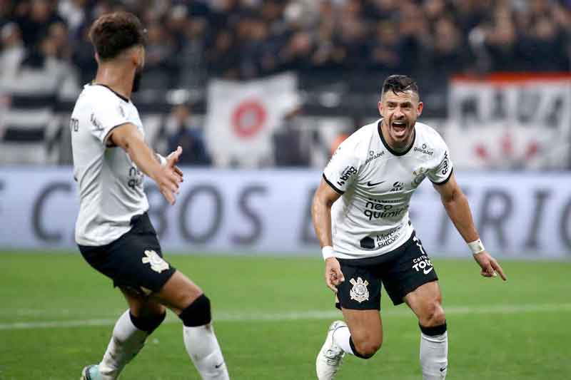 Corinthians-vence-Fluminense-e-pega-Flamengo-na-final