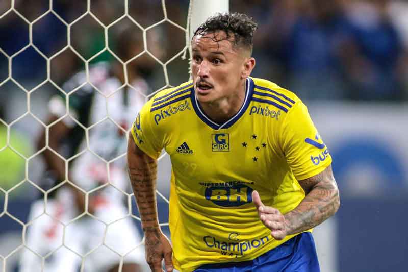 Edu-dá-vitória-ao-Cruzeiro