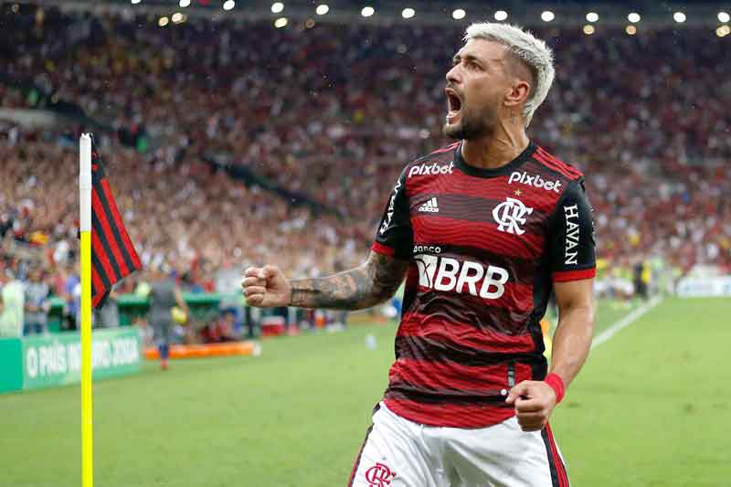 Flamengo-derrota-São-Paulo-no-Maracanã-e-chega-à-final-Arrascaeta
