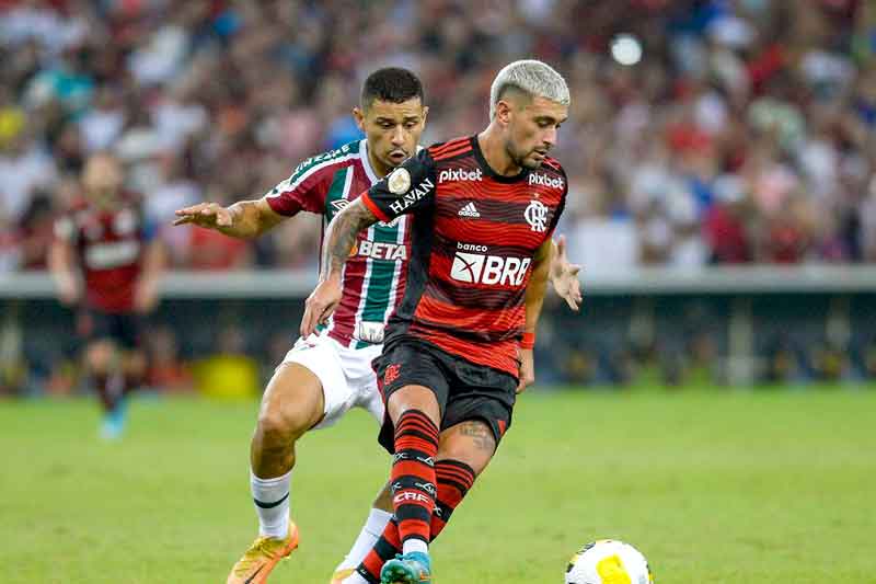 Flamengo-e-Fluminense-disputam-clássico