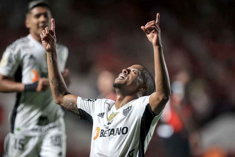 Keno-e-Hulk-marcam-e-Galo-retoma-caminho-das-vitórias-no-Brasileiro