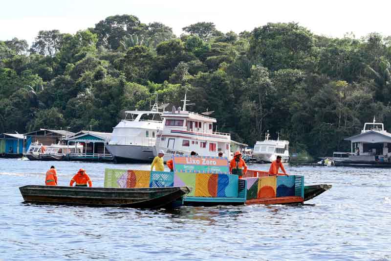 Manaus-possui-dez-coletores-flutuantes-que-atendem-comunidades-rurais1